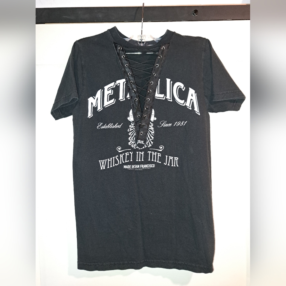 Vintage y2k Metalica whisky in the jar cross string v neck